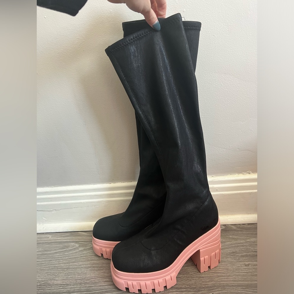 Spring boots worn only once